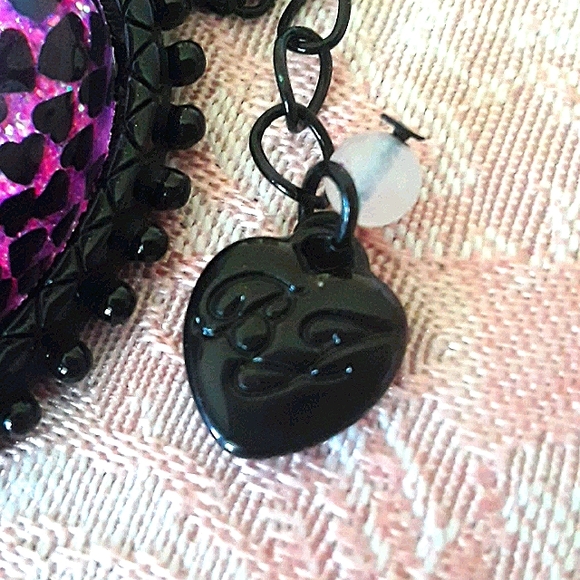 Sold!!! Betsey Johnson Heart Necklace - Picture 10 of 10